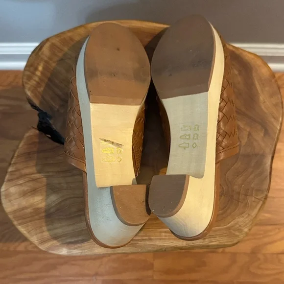 Madewell Tan Woven Mules - Picture 8 of 8